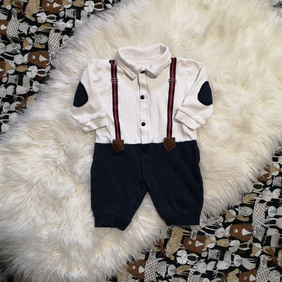 🐣 5 for $15 NWOT Suit
